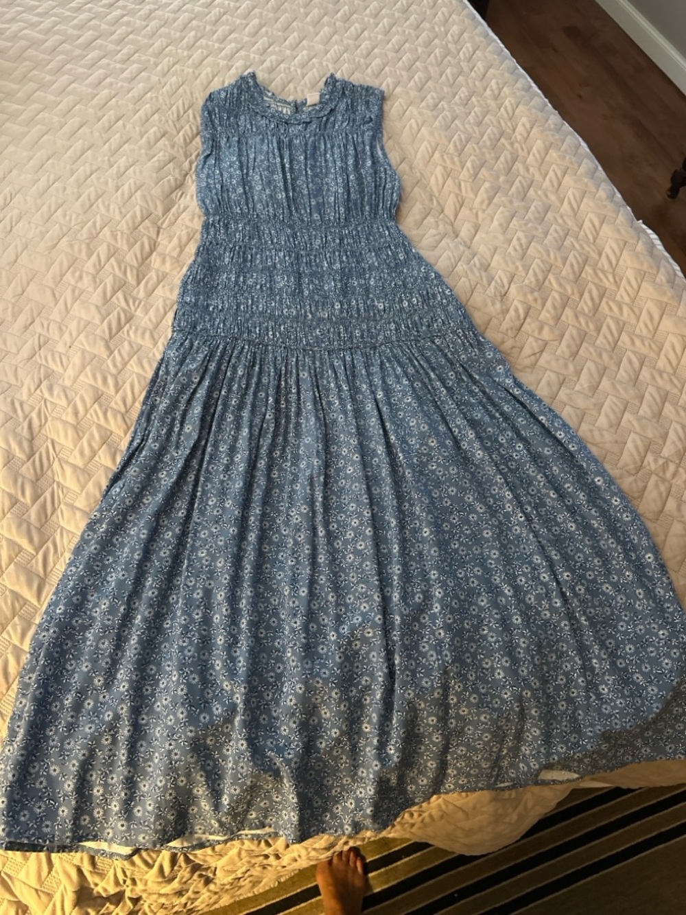 Gap Blue Floral Smocked Waist Midi Dress Sleeveless Ruffle Neck M - Picture 5 of 10